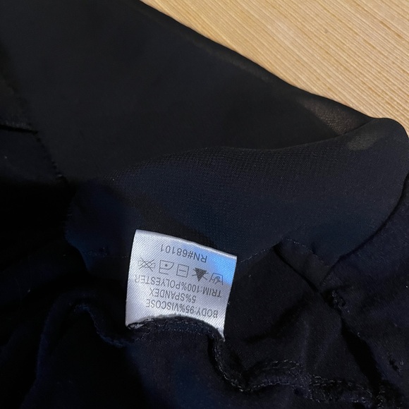 Belldini Women’s Black With Gold Studs Long Sleeve Top Size:Large lightweight - Picture 6 of 6